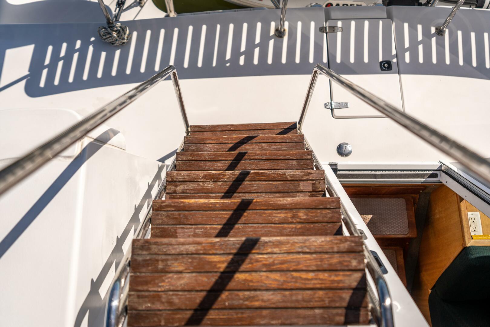 Slide: The Image of PDQ 34 Power Catamaran 2002 - 4501053