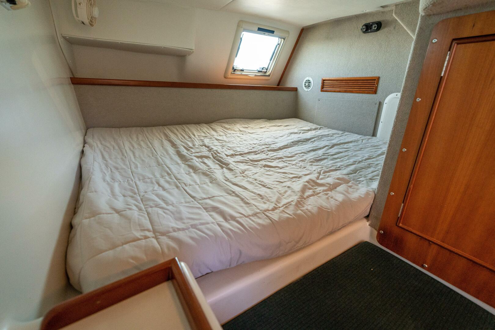 Slide: The Image of PDQ 34 Power Catamaran 2002 - 4501019