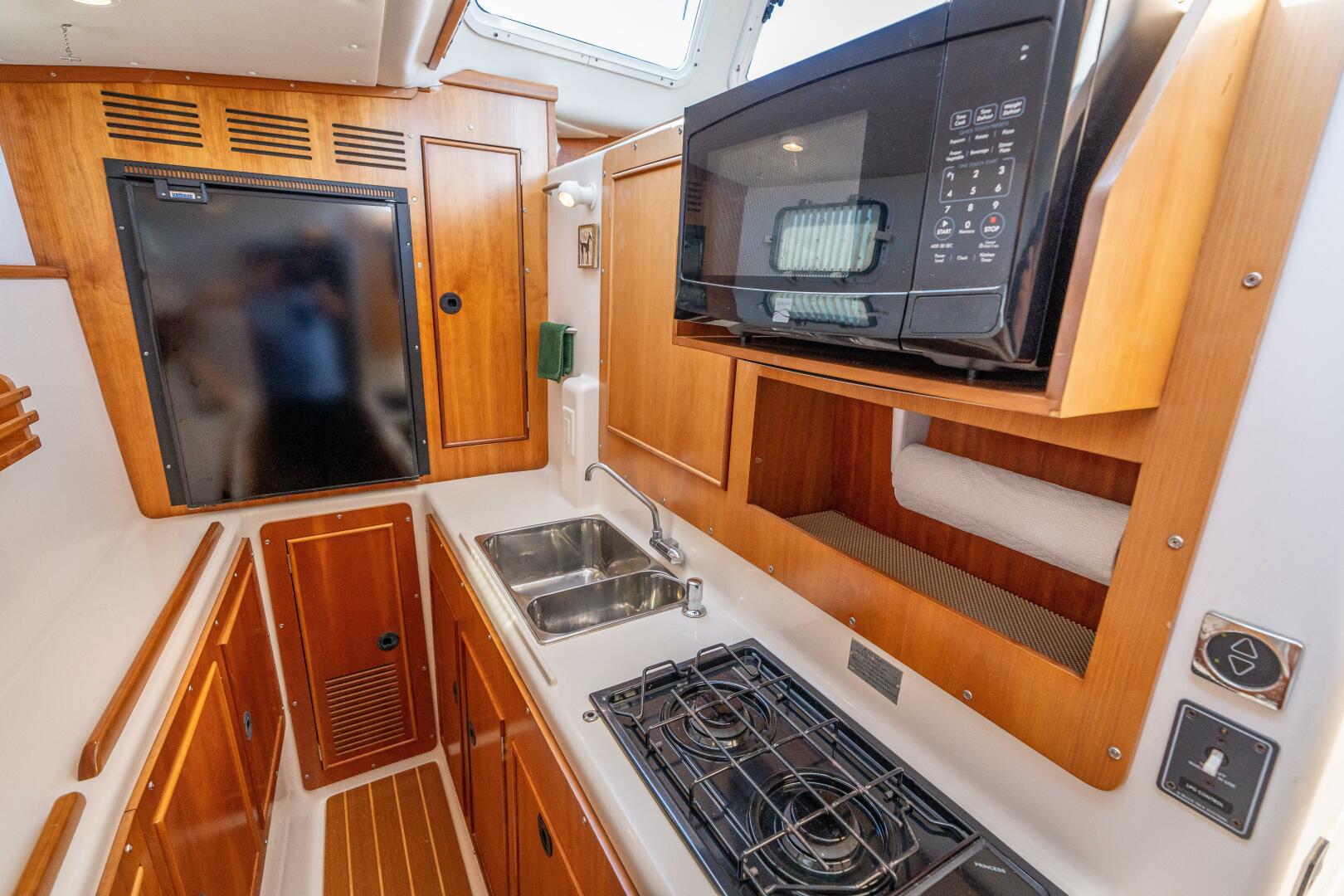 Slide: The Image of PDQ 34 Power Catamaran 2002 - 4501022