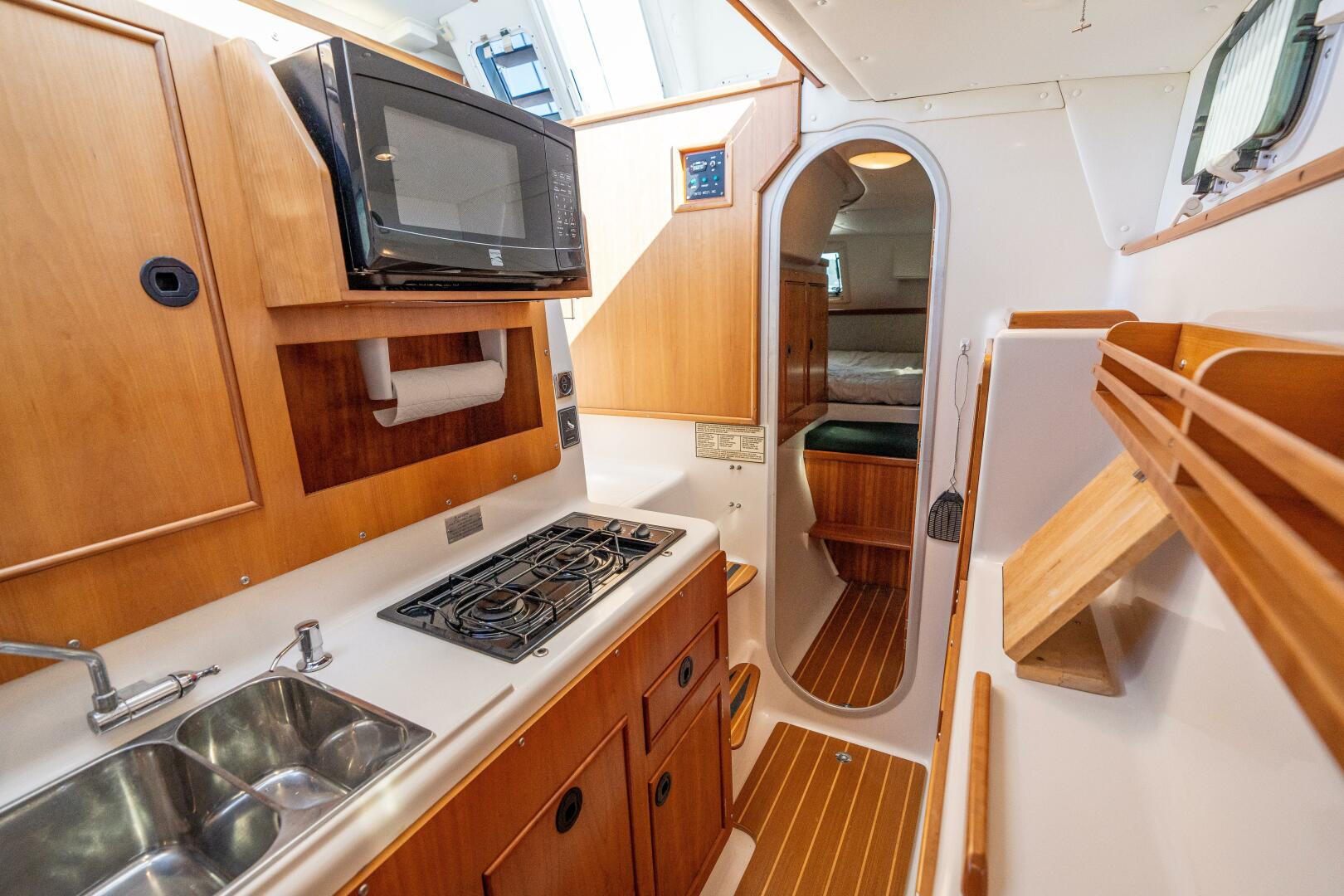 Slide: The Image of PDQ 34 Power Catamaran 2002 - 4501023