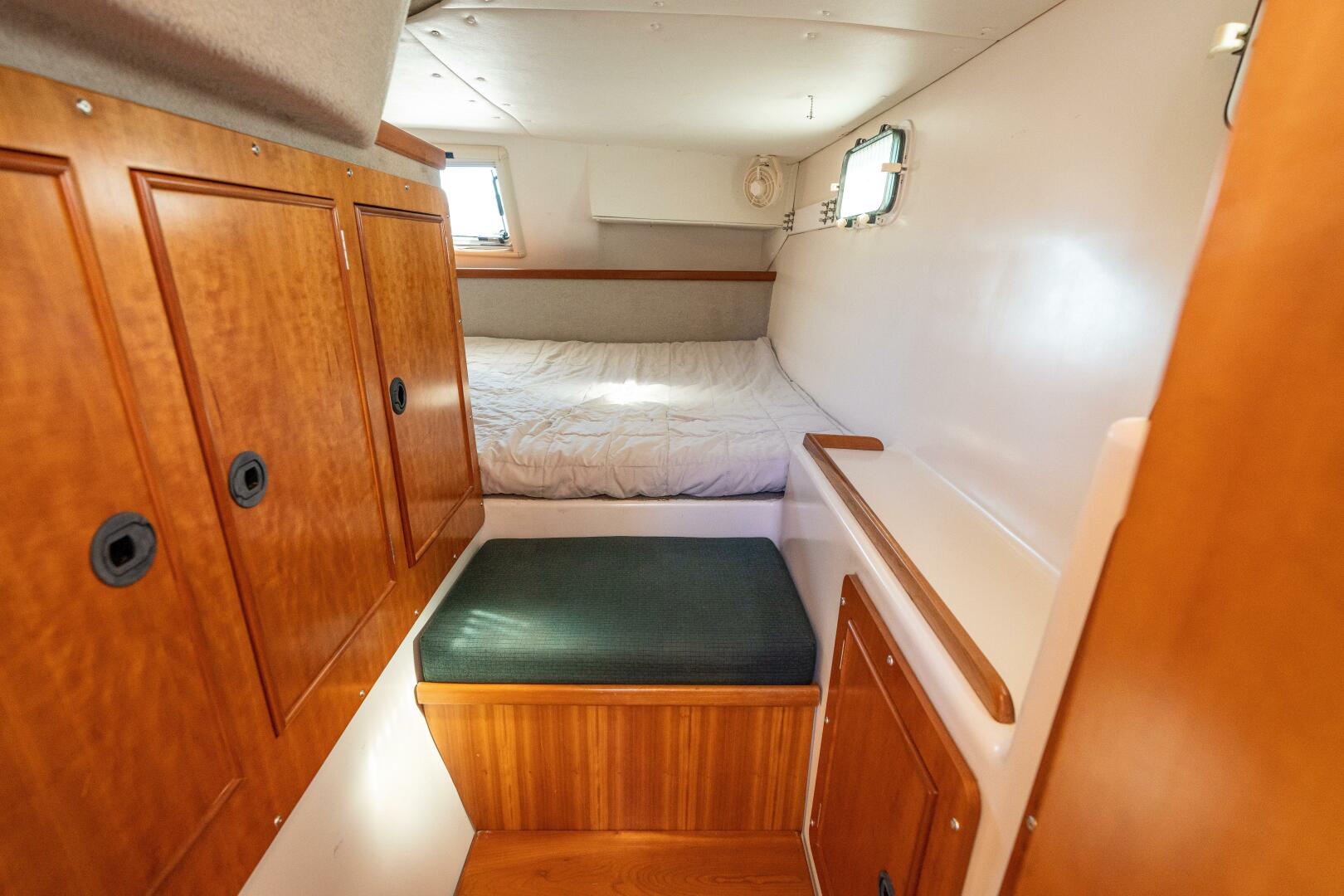 Slide: The Image of PDQ 34 Power Catamaran 2002 - 4501025