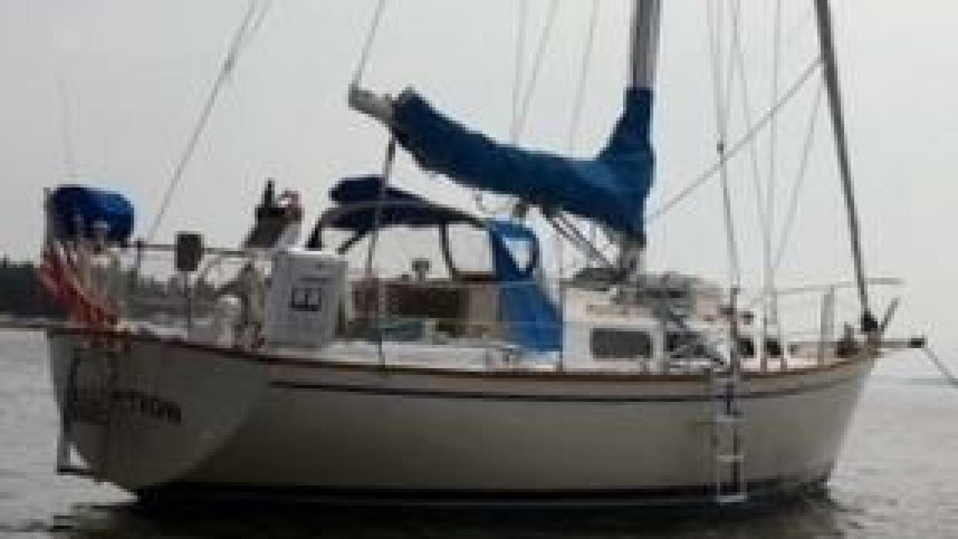 Slide: The Image of Pearson 323 Sloop 1981 - 5183714