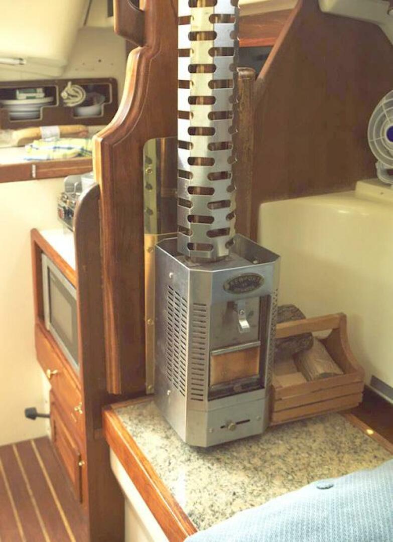 Slide: The Image of Pearson 323 Sloop 1981 - 5183716