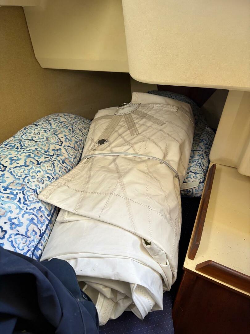 Slide: The Image of Pearson 34 1985 - 4827060