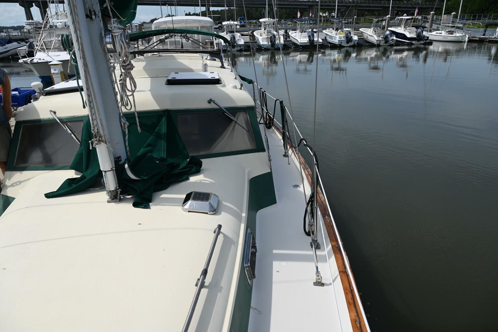 Slide: The Image of Pearson Pilothouse 365 1980 - 4536614