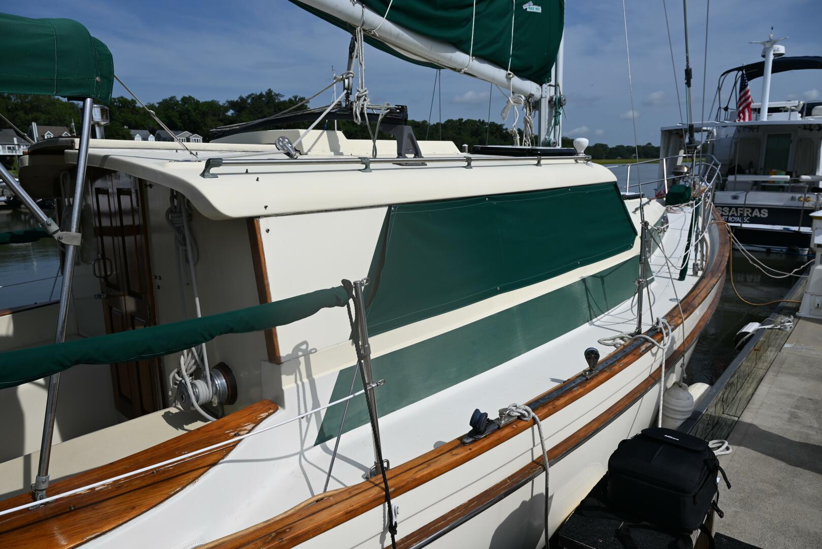 Slide: The Image of Pearson Pilothouse 365 1980 - 4536374
