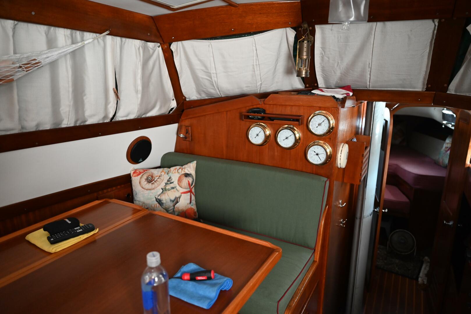 Slide: The Image of Pearson Pilothouse 365 1980 - 4536387