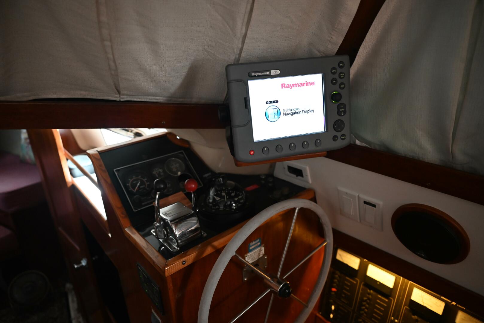 Slide: The Image of Pearson Pilothouse 365 1980 - 4536398