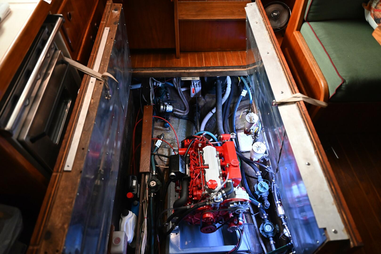 Slide: The Image of Pearson Pilothouse 365 1980 - 4536505