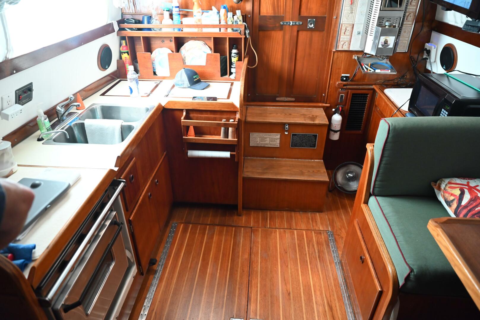 Slide: The Image of Pearson Pilothouse 365 1980 - 4536510