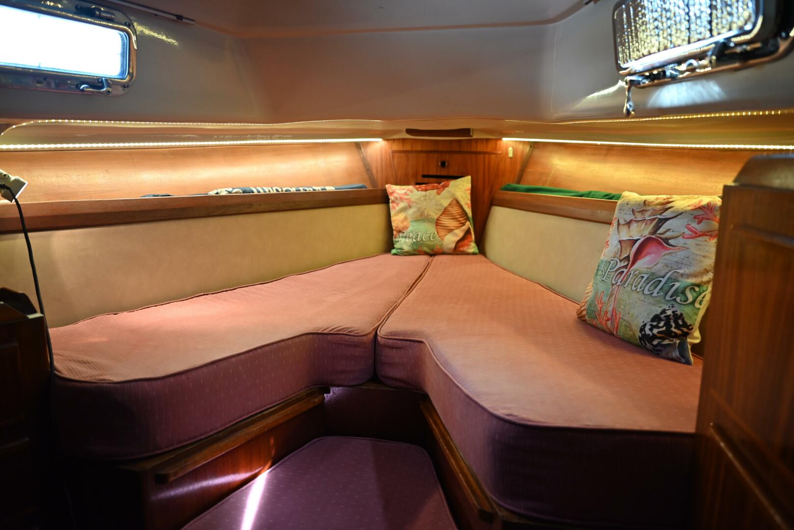 Slide: The Image of Pearson Pilothouse 365 1980 - 4536524