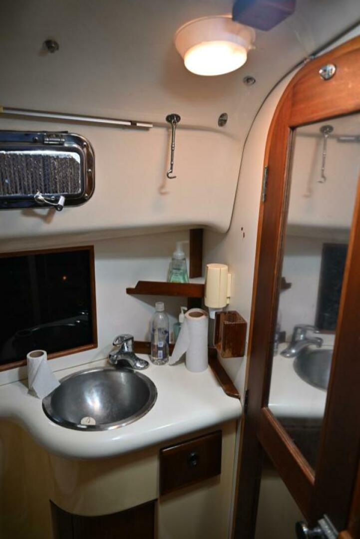 Slide: The Image of Pearson Pilothouse 365 1980 - 4536579