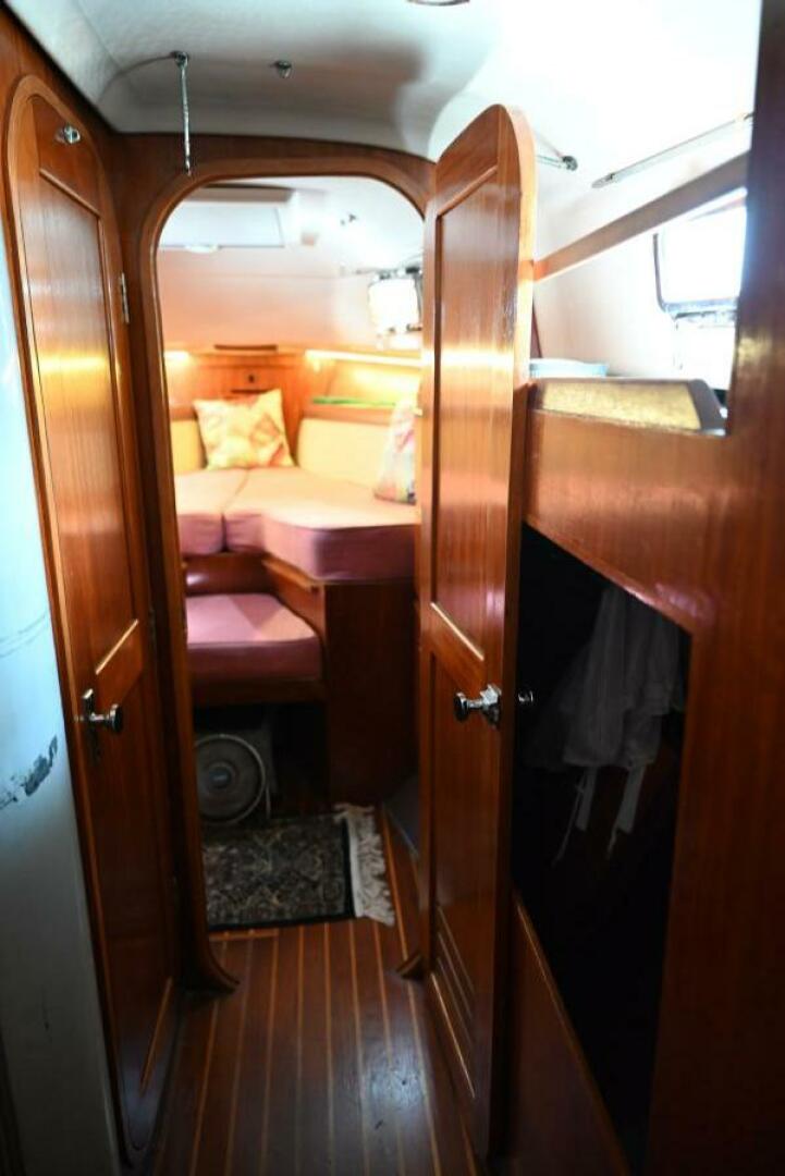 Slide: The Image of Pearson Pilothouse 365 1980 - 4536583