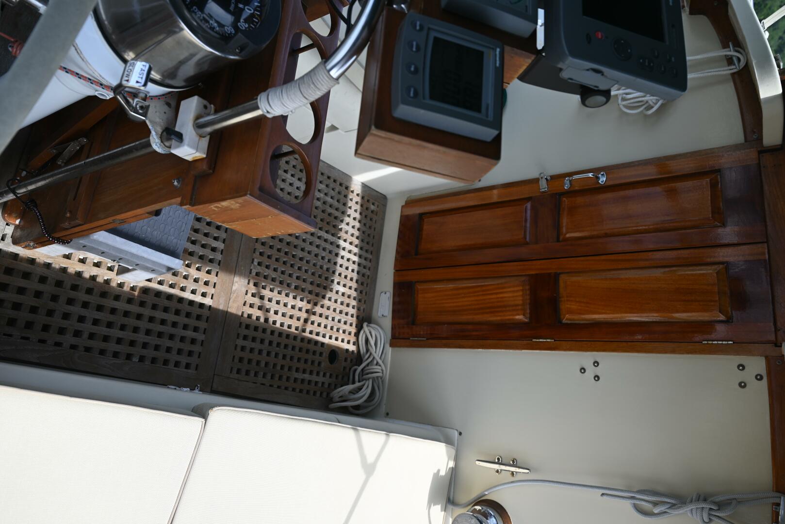 Slide: The Image of Pearson Pilothouse 365 1980 - 4536604