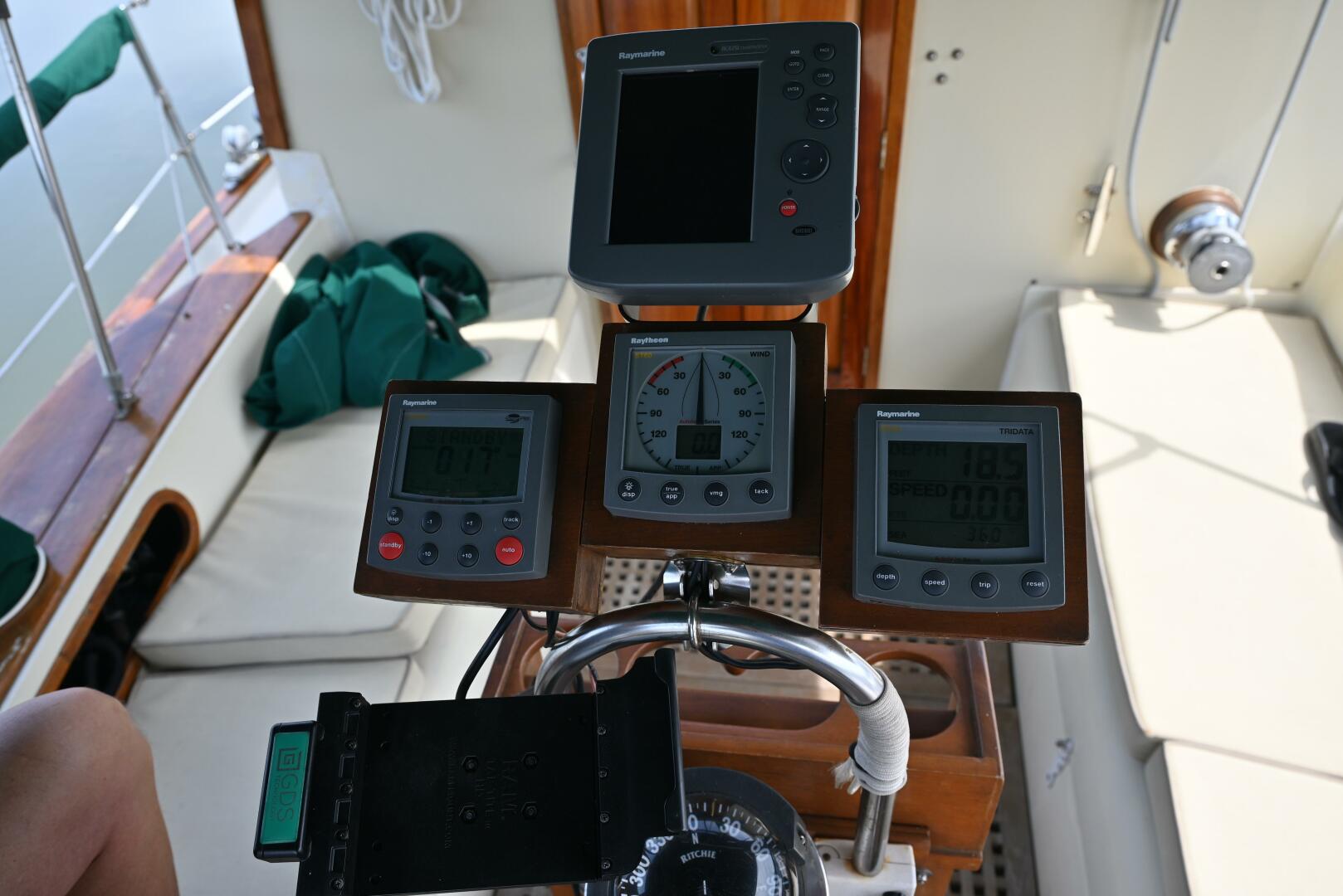 Slide: The Image of Pearson Pilothouse 365 1980 - 4536605