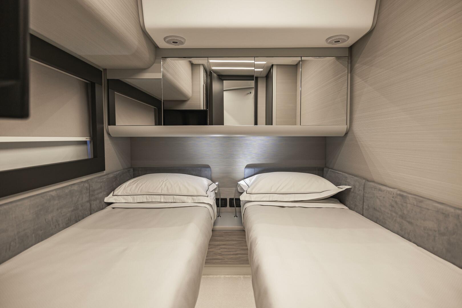 Slide: The Image of Pershing 62 2021 - 5026910