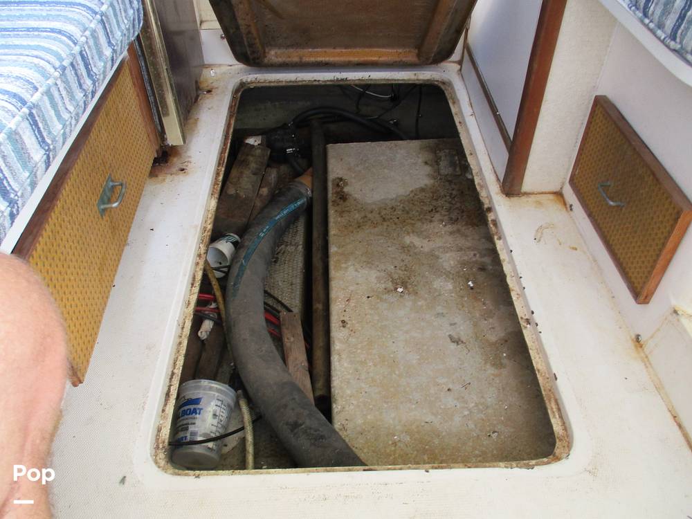 Slide: The Image of Phoenix Bass Boat 29 Flybridge Cruiser 1979 - 11251442