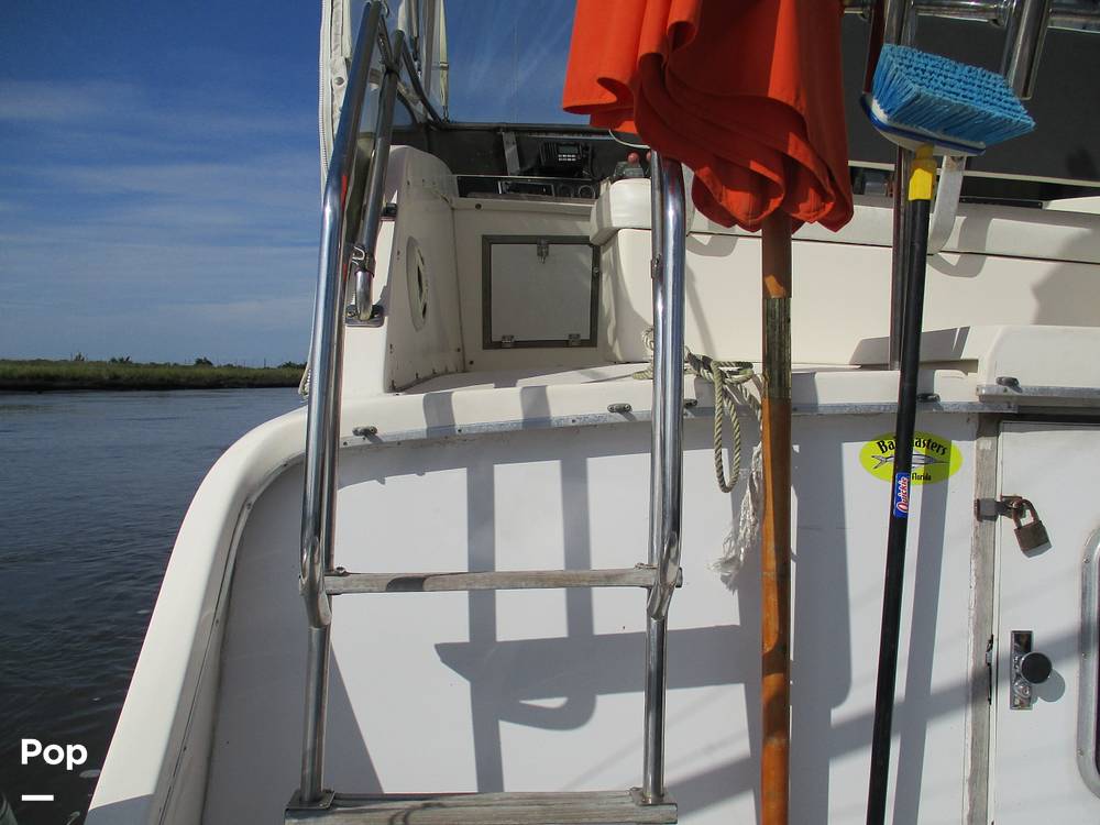 Slide: The Image of Phoenix Bass Boat 29 Flybridge Cruiser 1979 - 11251364