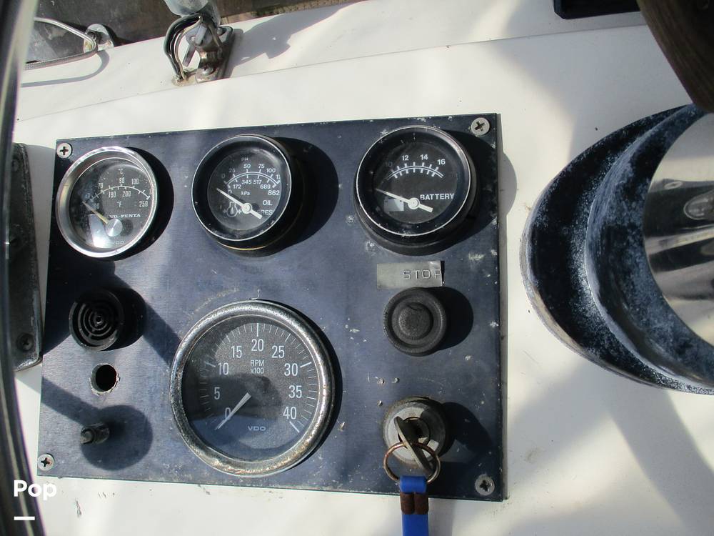 Slide: The Image of Phoenix Bass Boat 29 Flybridge Cruiser 1979 - 11251311