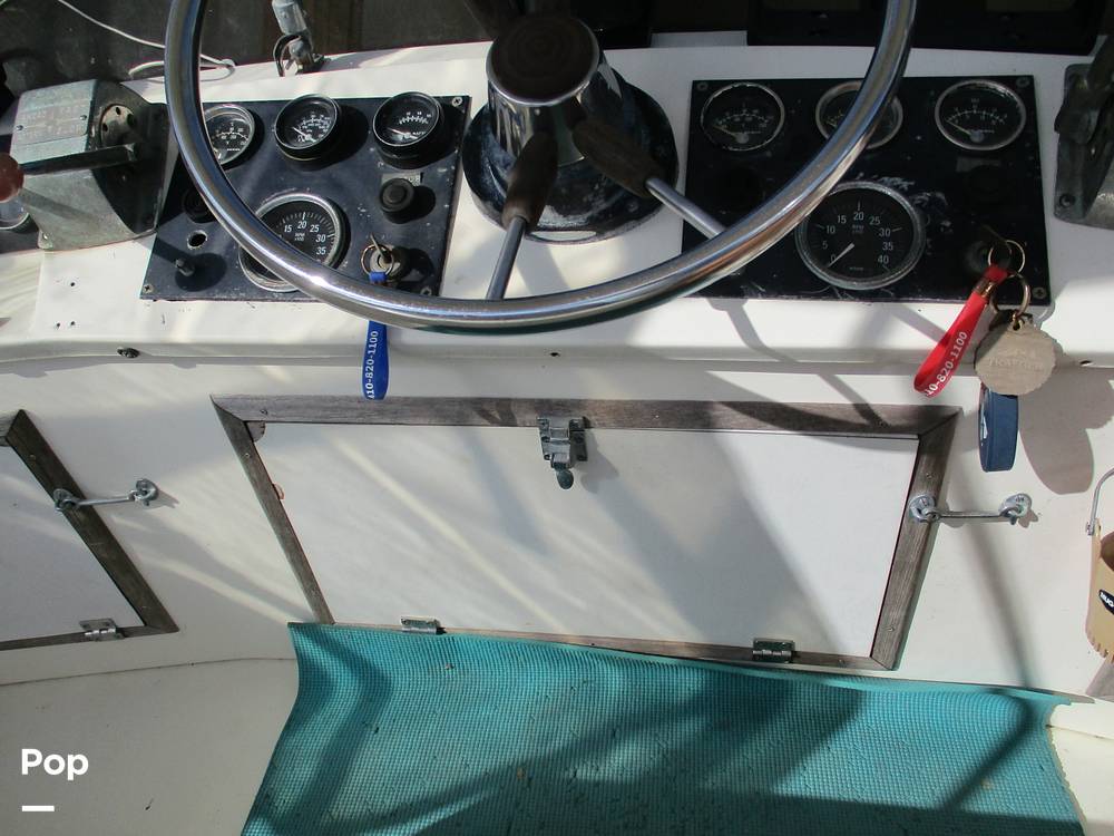 Slide: The Image of Phoenix Bass Boat 29 Flybridge Cruiser 1979 - 11251317