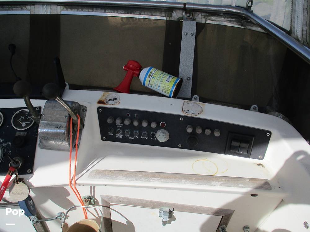 Slide: The Image of Phoenix Bass Boat 29 Flybridge Cruiser 1979 - 11251326