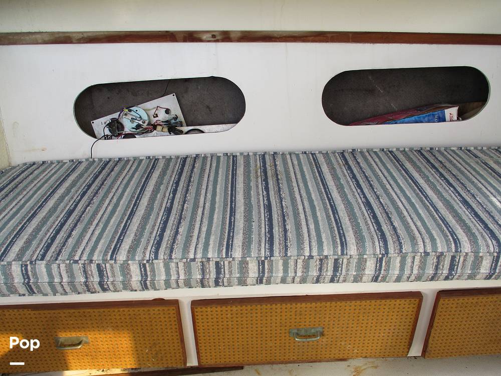Slide: The Image of Phoenix Bass Boat 29 Flybridge Cruiser 1979 - 11251382