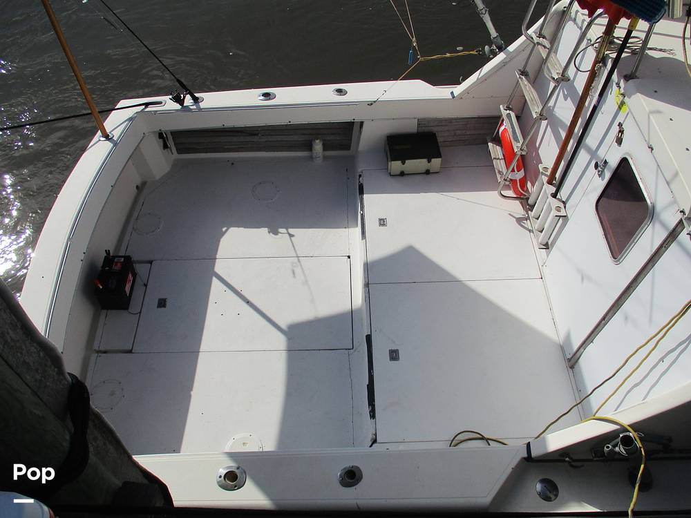 Slide: The Image of Phoenix Bass Boat 29 Flybridge Cruiser 1979 - 11251180