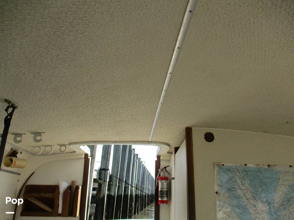 Slide: The Image of Phoenix Bass Boat 29 Flybridge Cruiser 1979 - 11251400