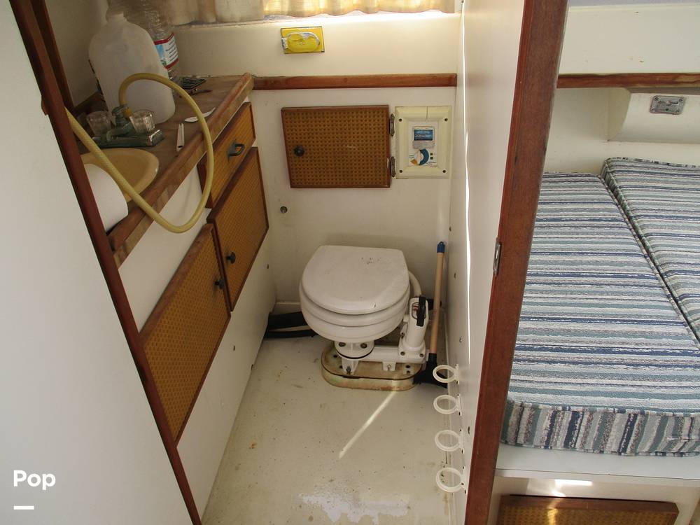 Slide: The Image of Phoenix Bass Boat 29 Flybridge Cruiser 1979 - 11251417