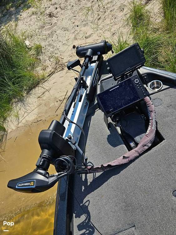 Slide: The Image of Phoenix Bass Boat 721 Pro XP 2017 - 15477111