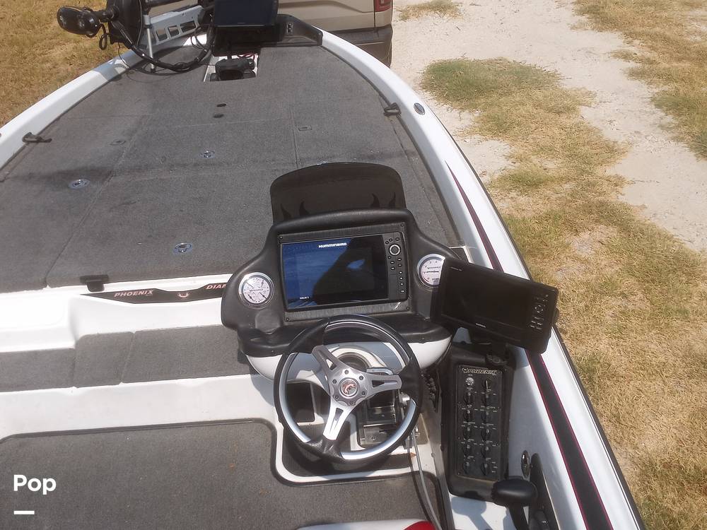 Slide: The Image of Phoenix Bass Boat 721 PRO XP 2017 - 5