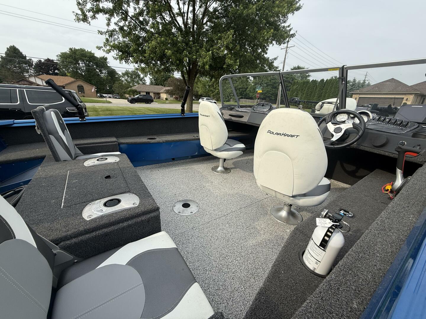 Slide: The Image of Polar Kraft Frontier FRV179WT 2023 - 5393342