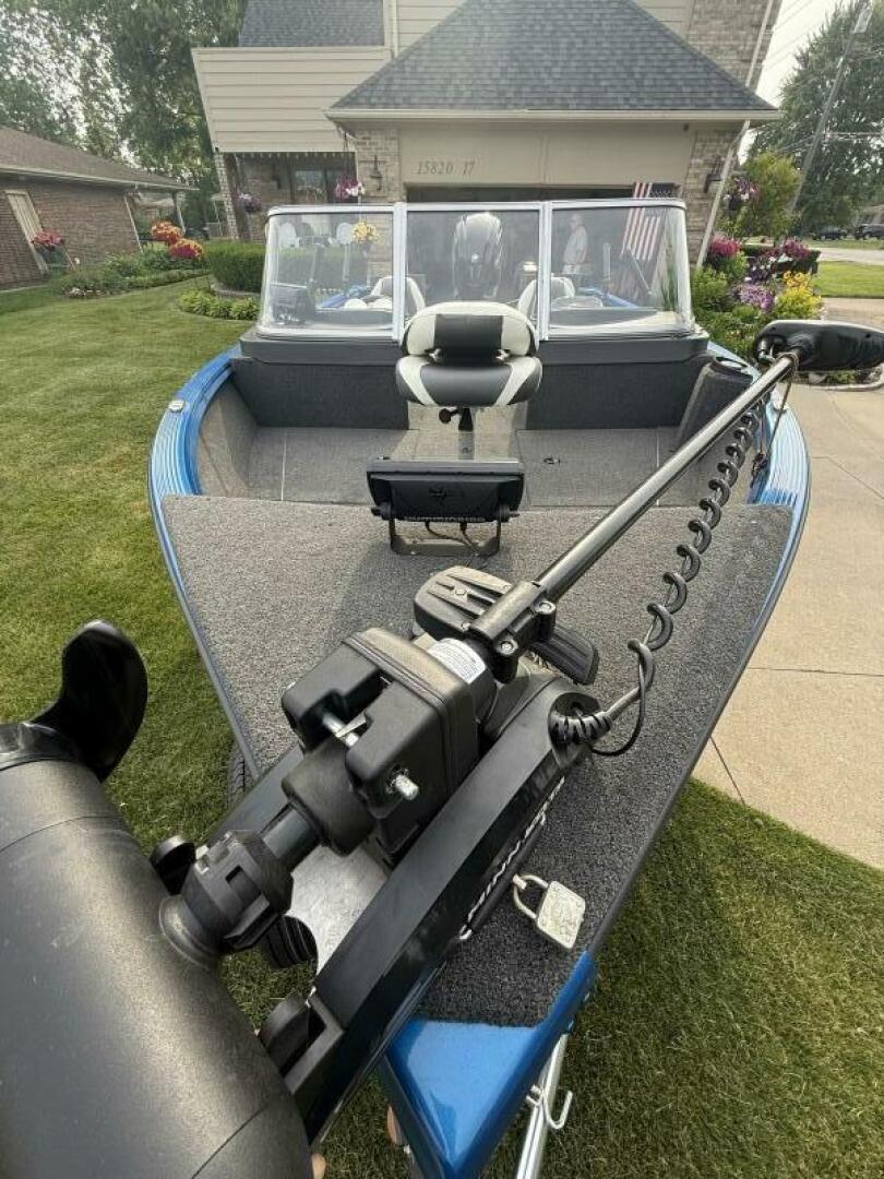 Slide: The Image of Polar Kraft Frontier FRV179WT 2023 - 5393395