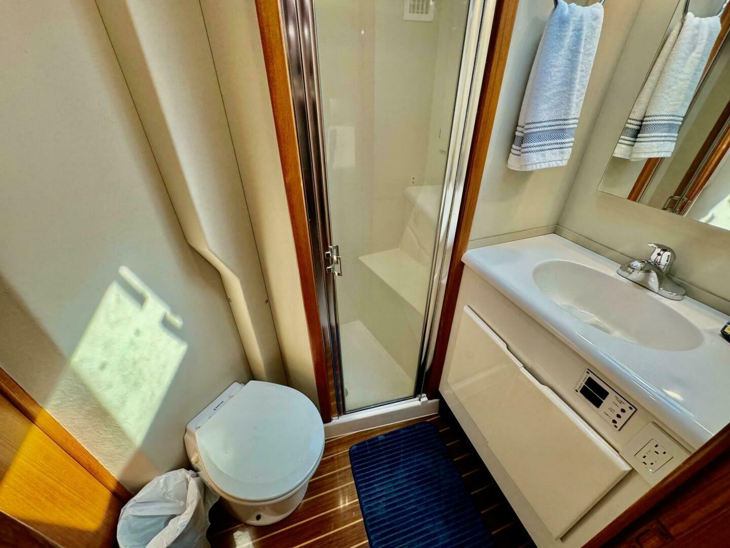 Slide: The Image of 1997 Post 50 Convertible- FLORIDITA- Guest Stateroom Head - 4762489