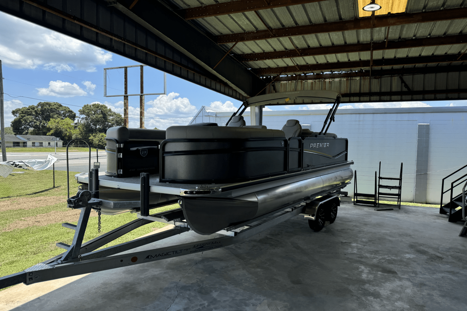 Slide: The Image of Premier 210 Sunsation 2024 - 3