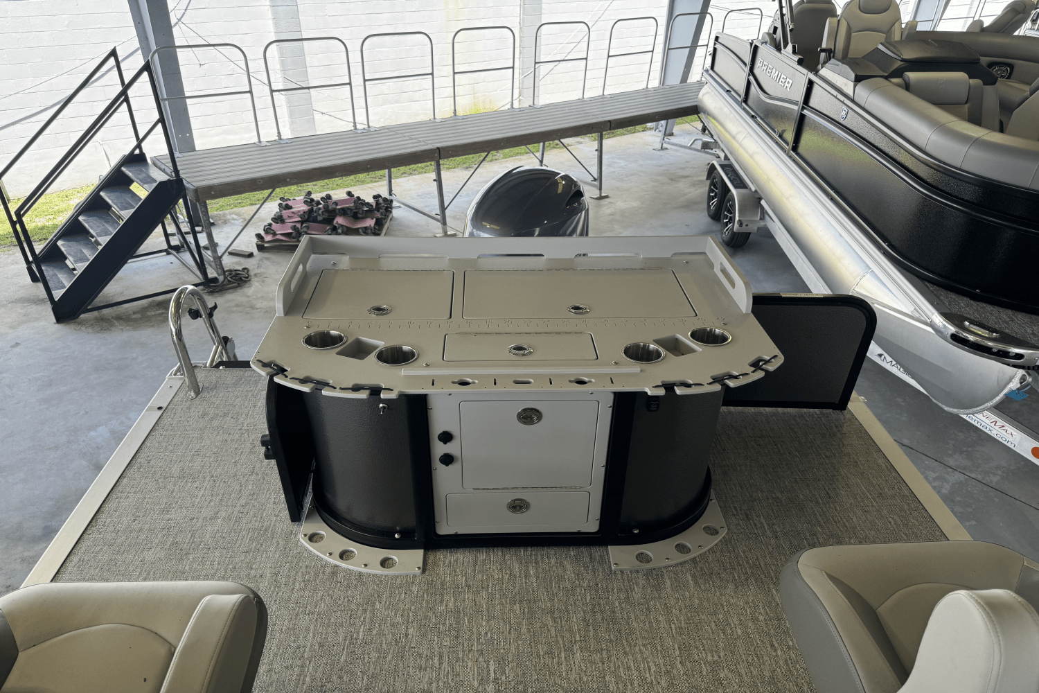 Slide: The Image of Premier 210 Sunsation 2025 - 5