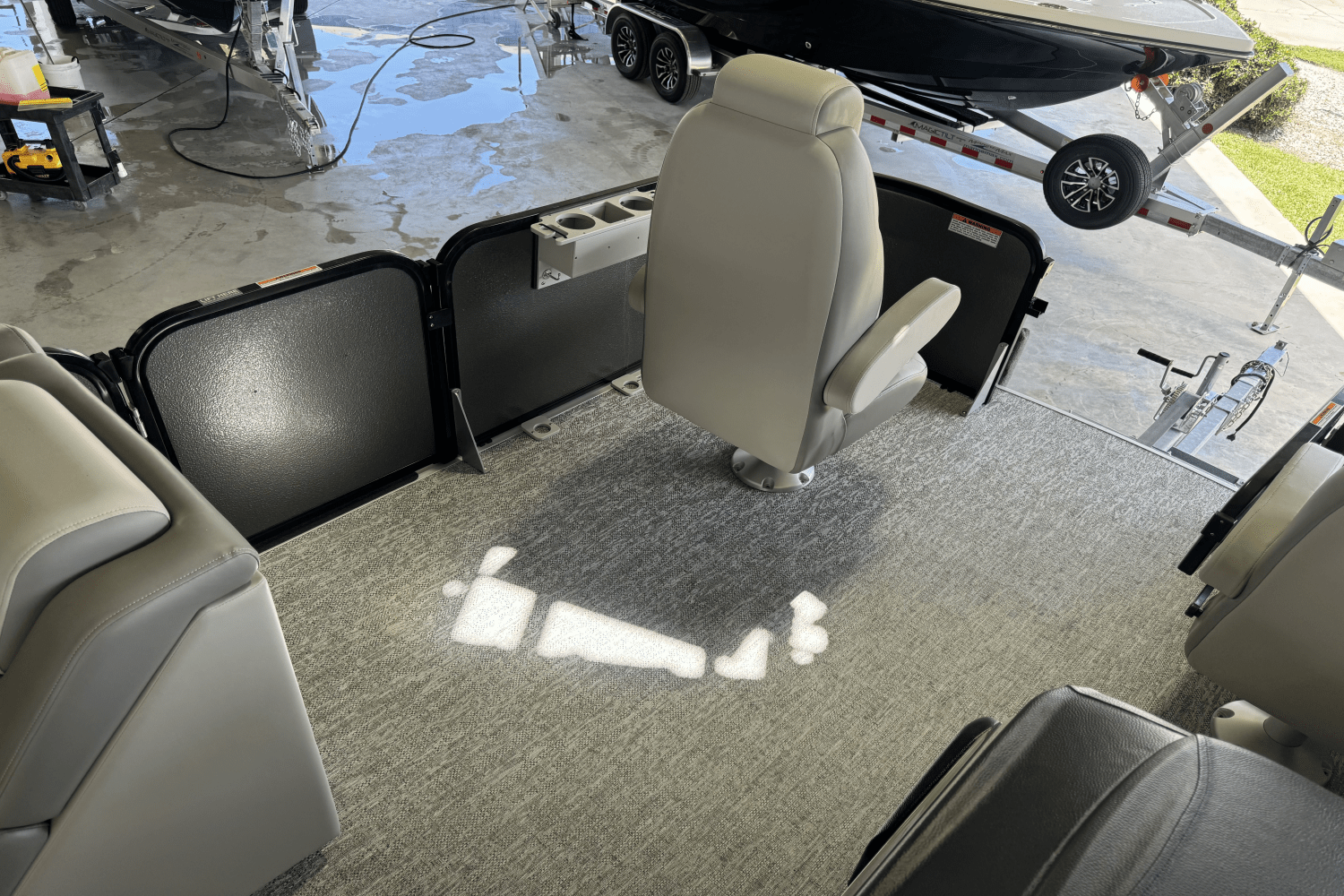 Slide: The Image of Premier 210 Sunsation 2025 - 9