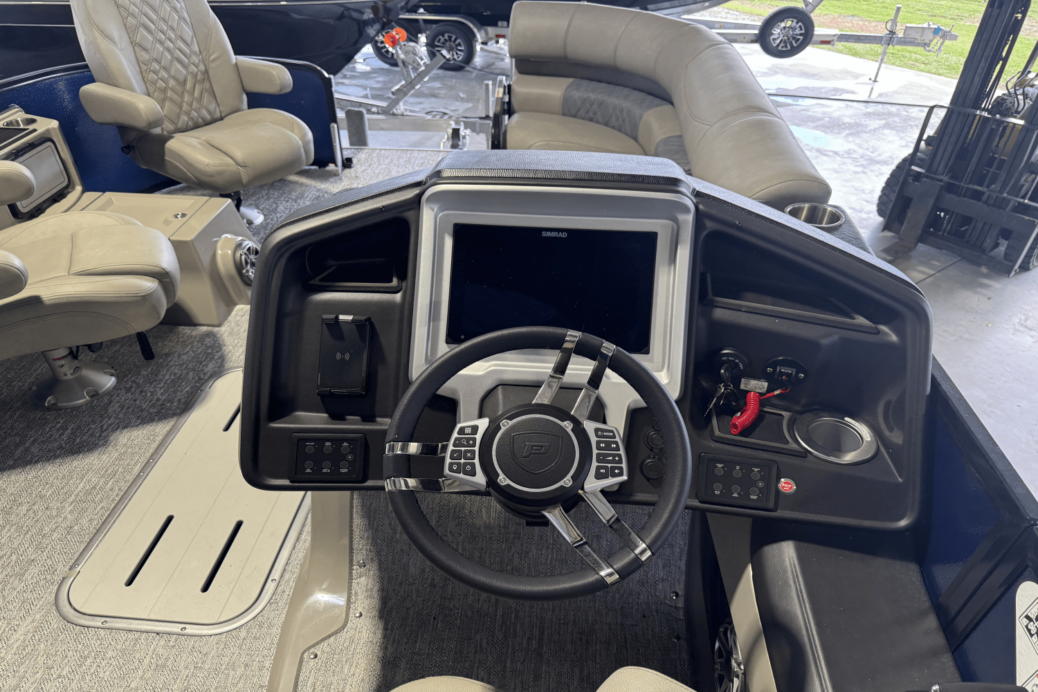 Slide: The Image of Premier 230 Intrigue 2025 - 11