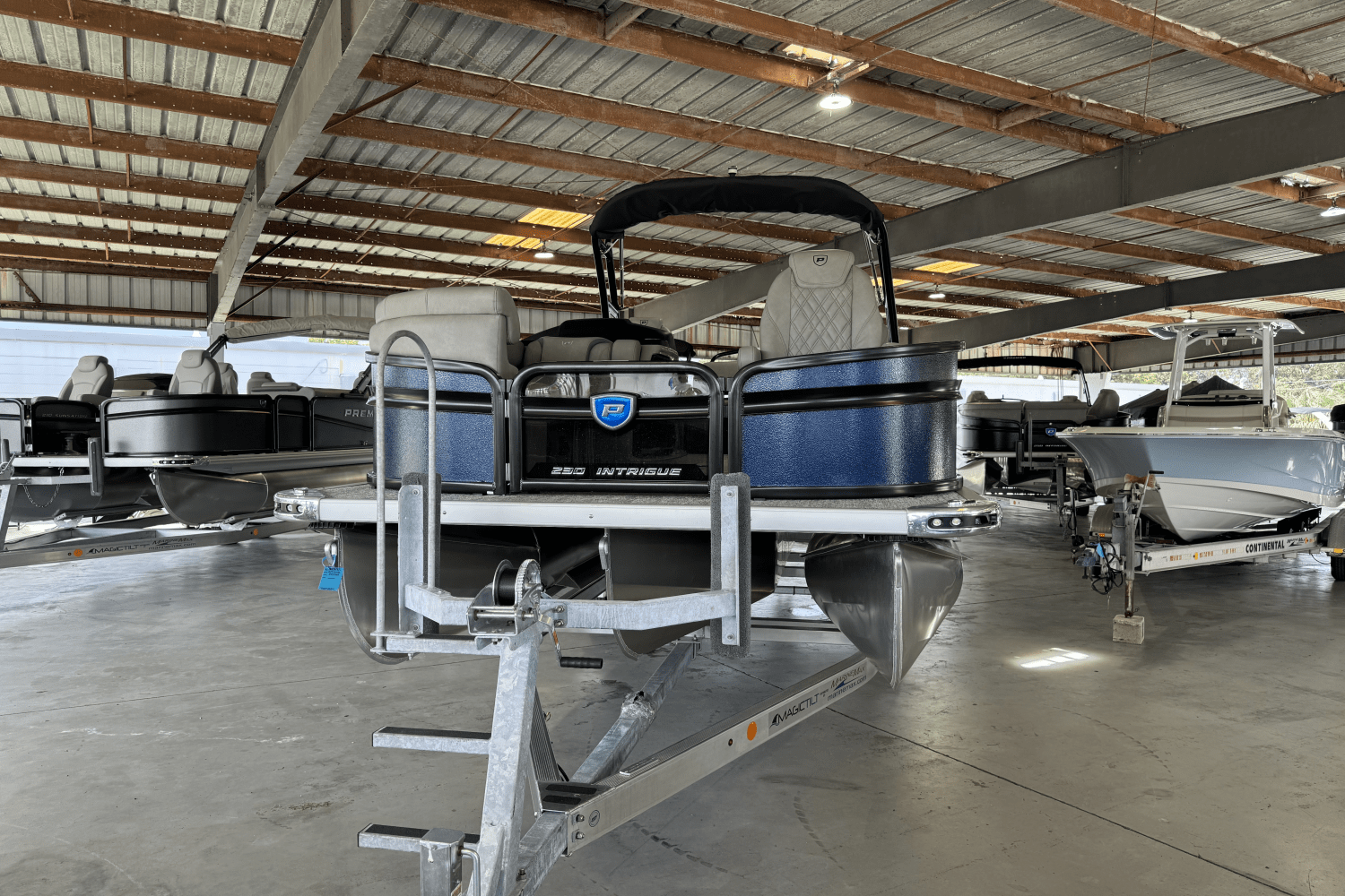 Slide: The Image of Premier 230 Intrigue 2025 - 3