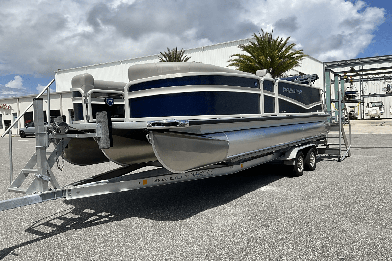 Slide: The Image of Premier 230 Solaris 2025 - 0