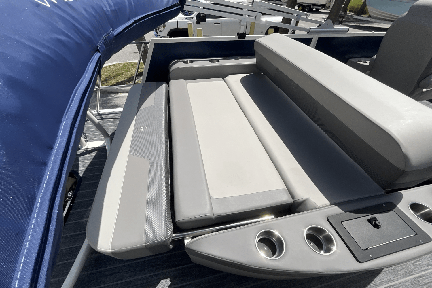 Slide: The Image of Premier 230 Solaris 2025 - 10