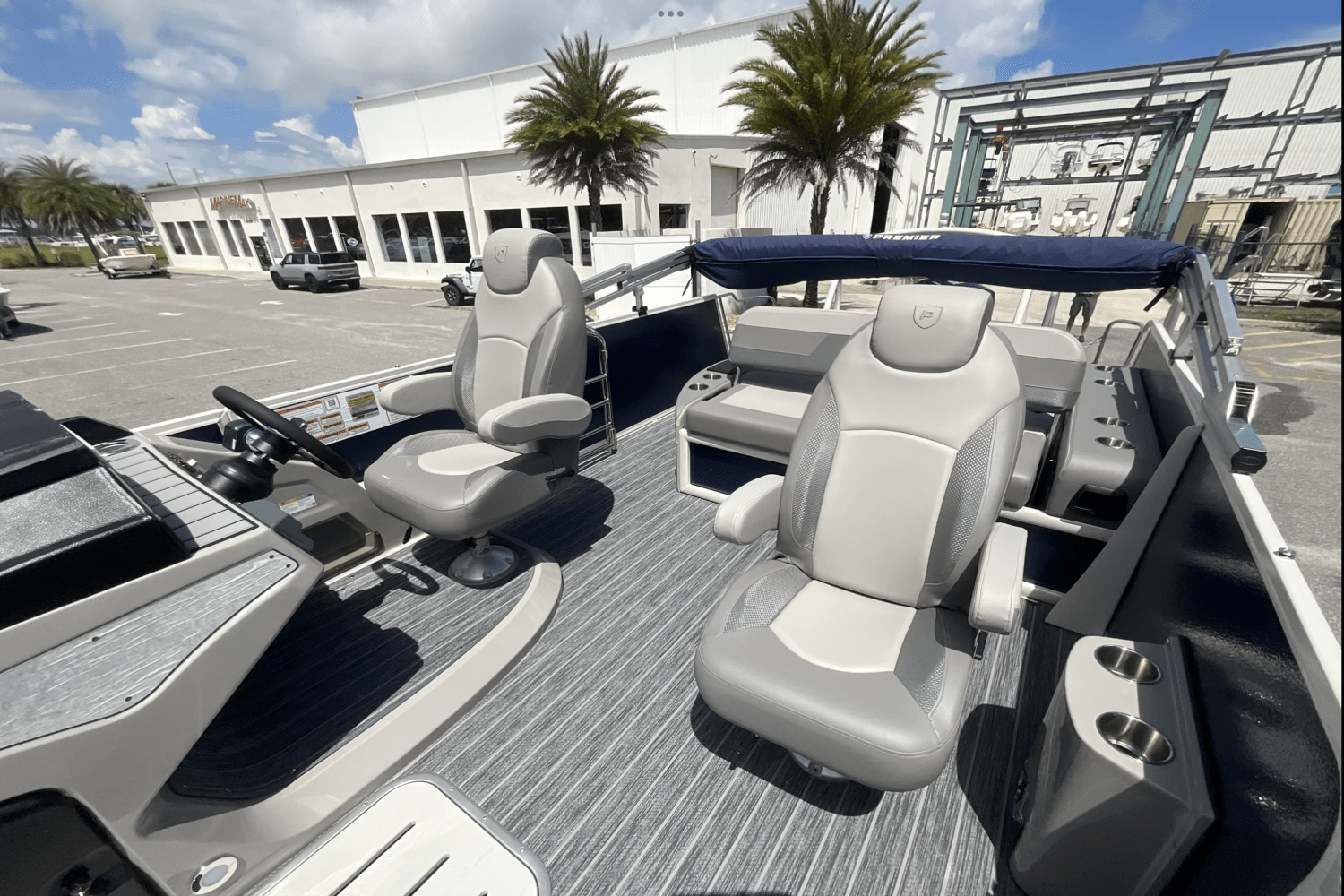 Slide: The Image of Premier 230 Solaris 2025 - 14