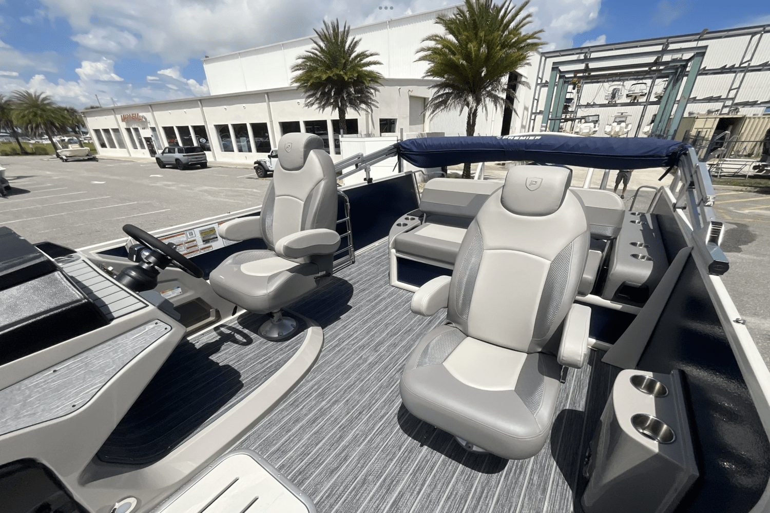 Slide: The Image of Premier 230 Solaris 2025 - 5