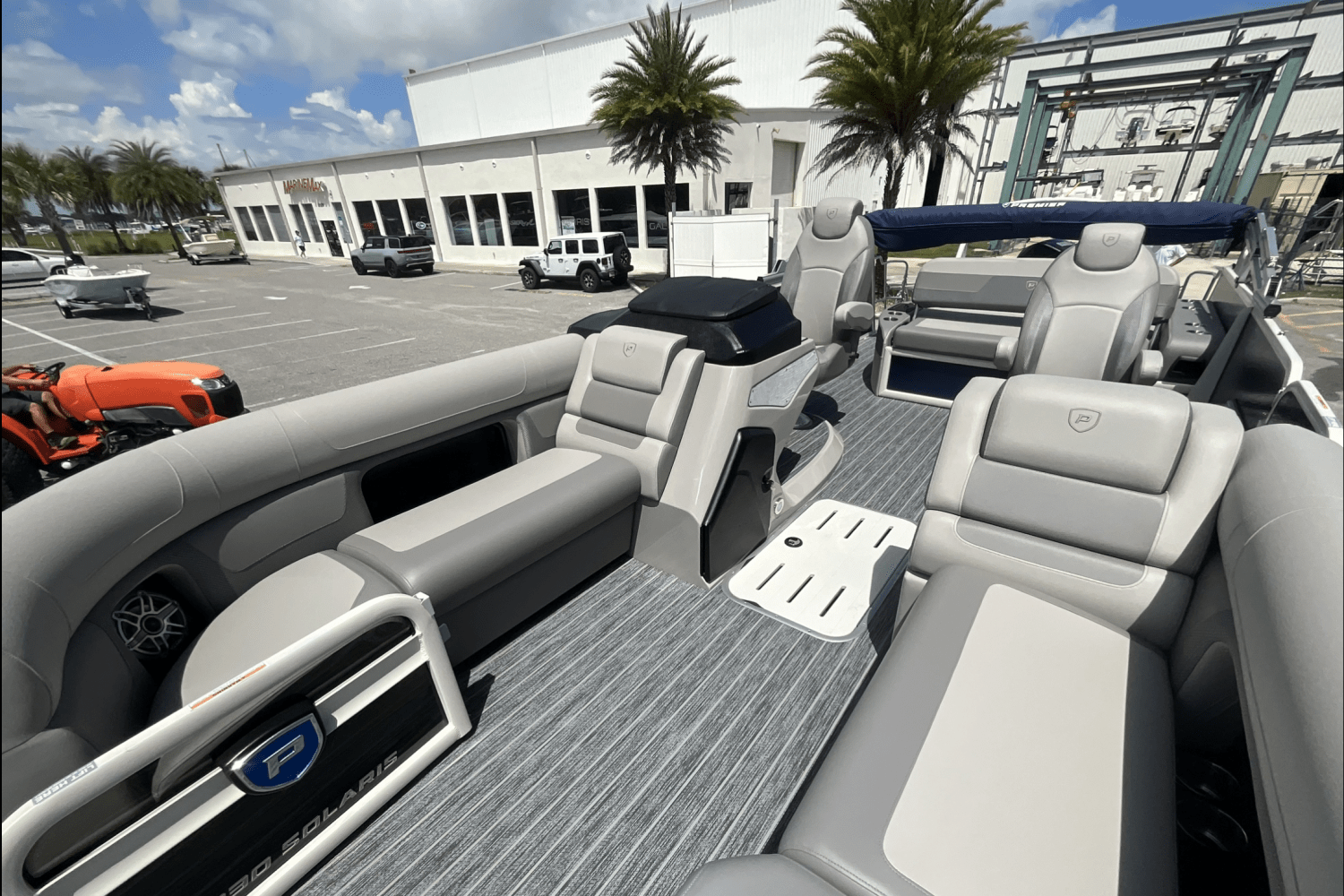 Slide: The Image of Premier 230 Solaris 2025 - 7