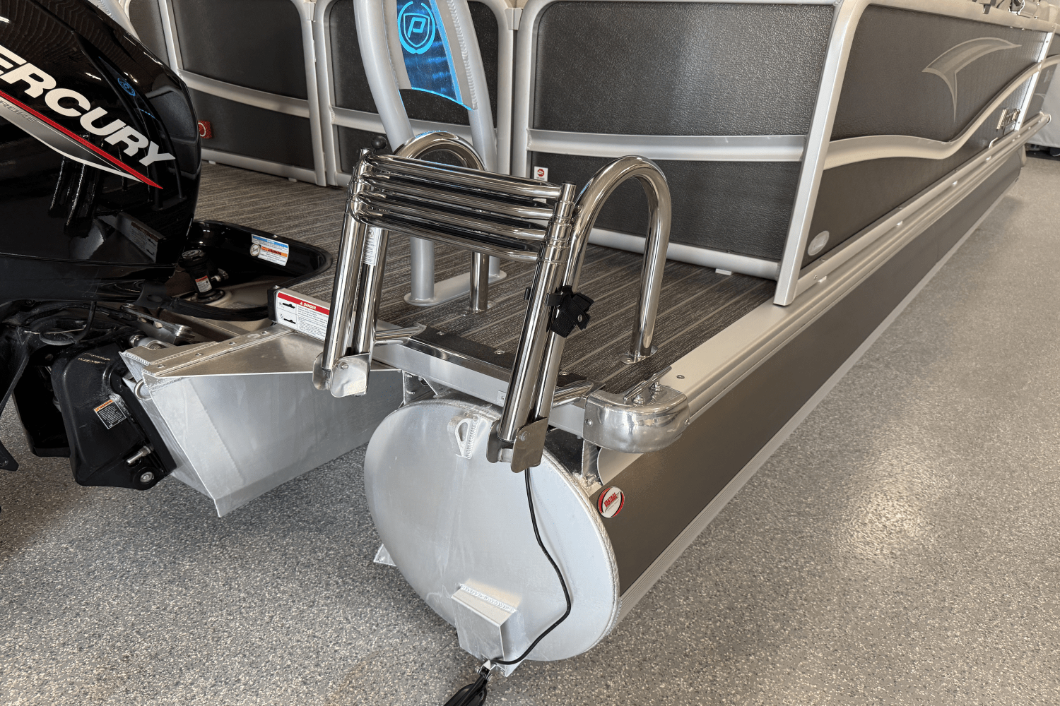Slide: The Image of Premier 230 SUNSATION 2022 - 17