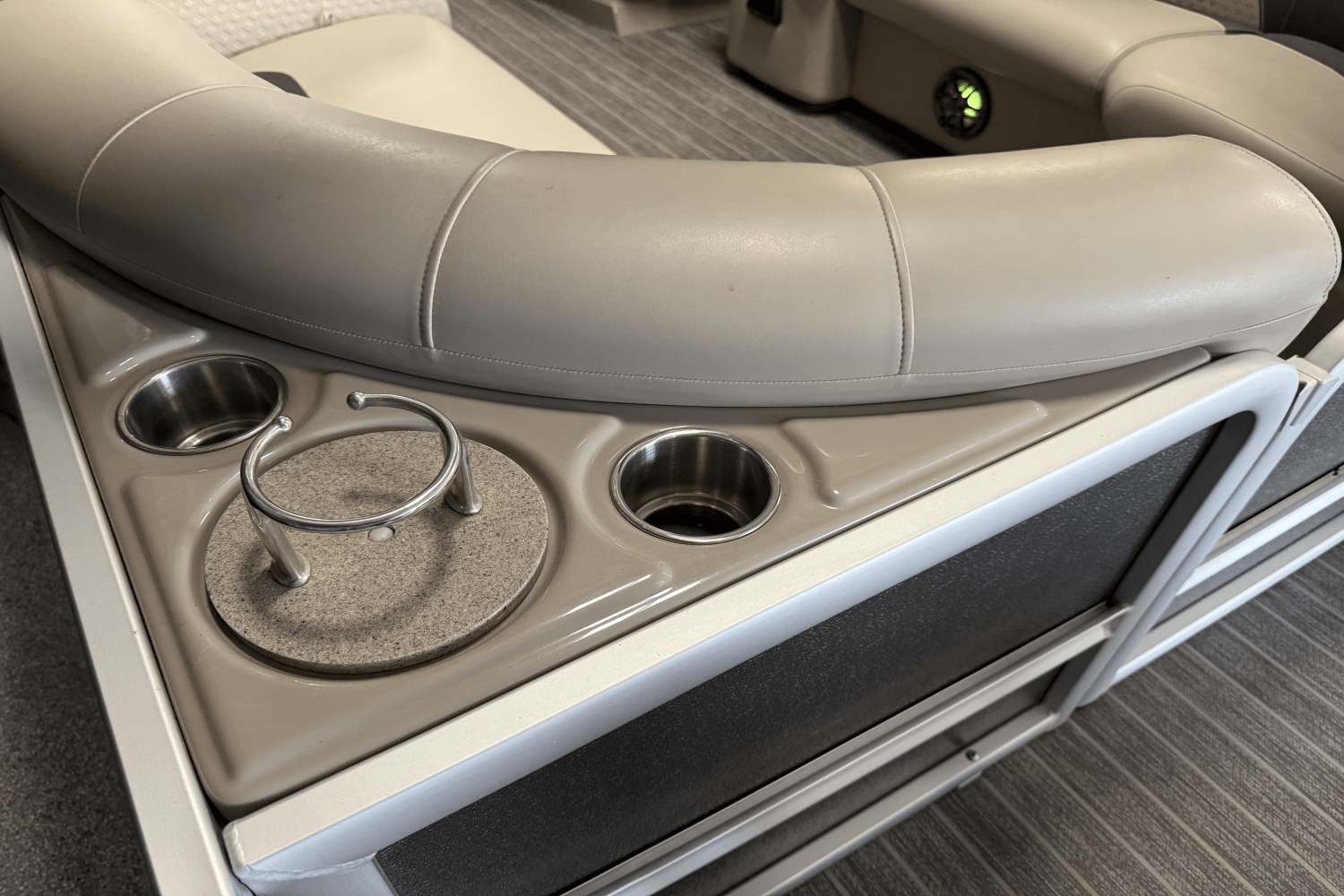 Slide: The Image of Premier 230 SUNSATION 2022 - 22