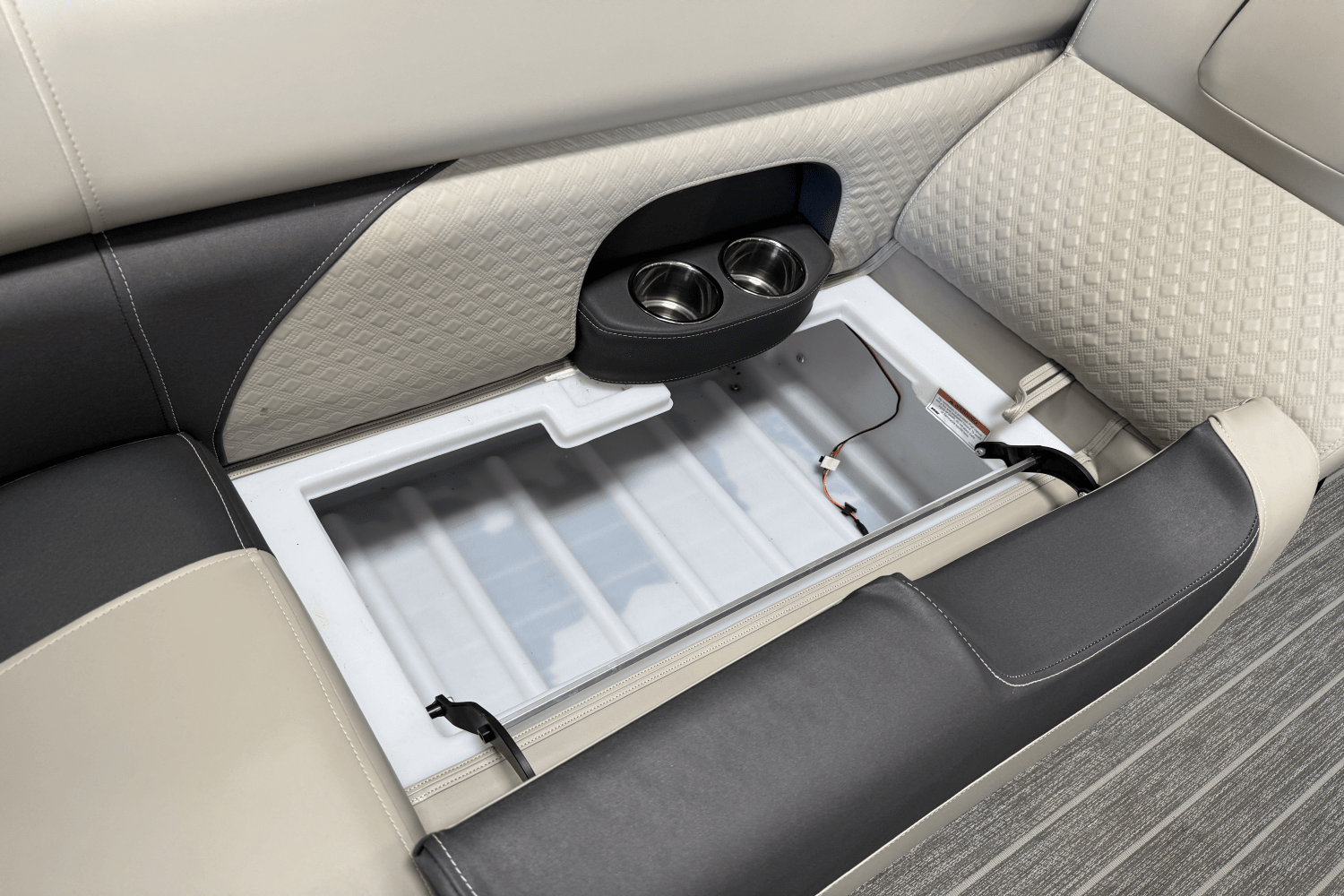 Slide: The Image of Premier 230 SUNSATION 2022 - 27