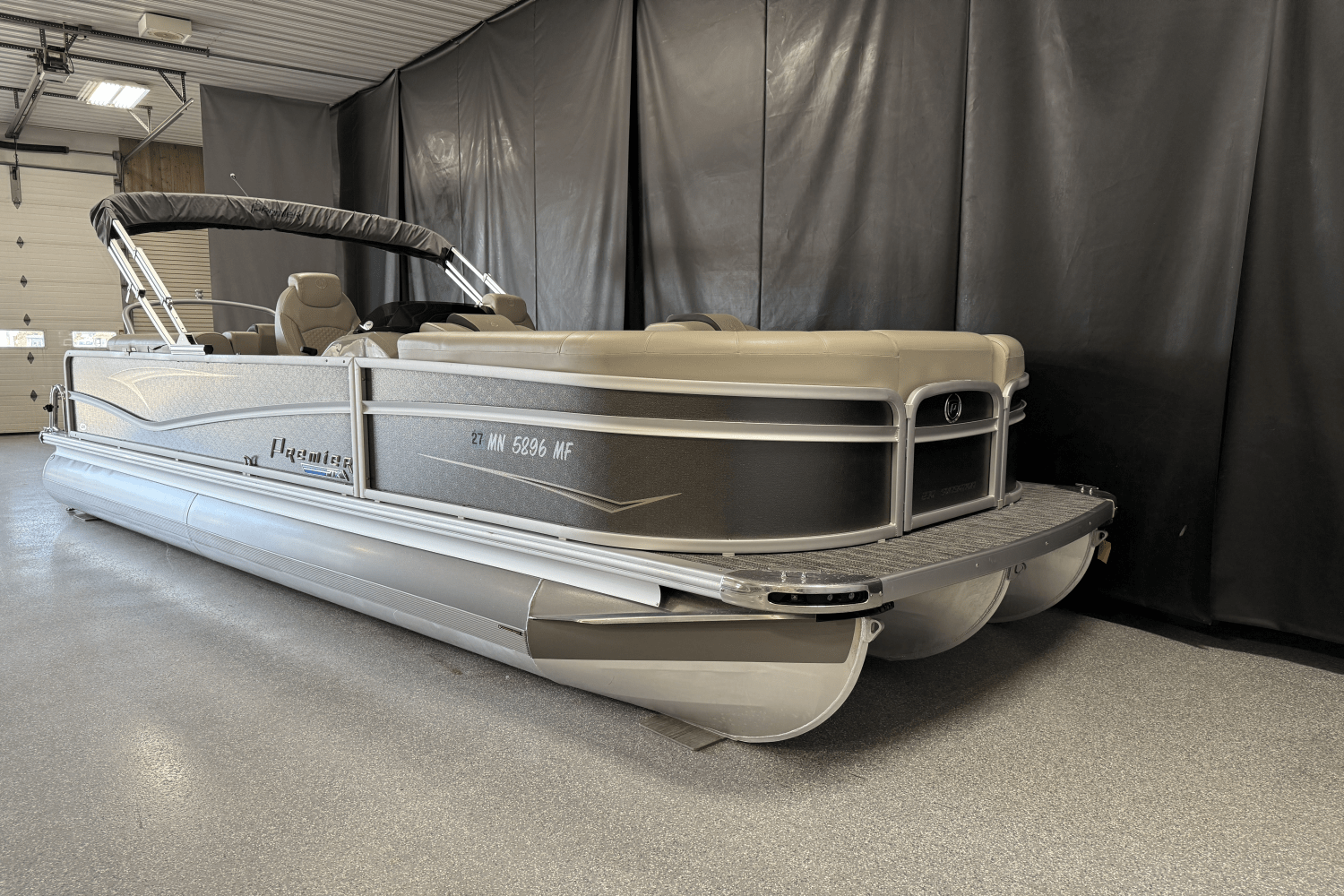 Slide: The Image of Premier 230 SUNSATION 2022 - 3