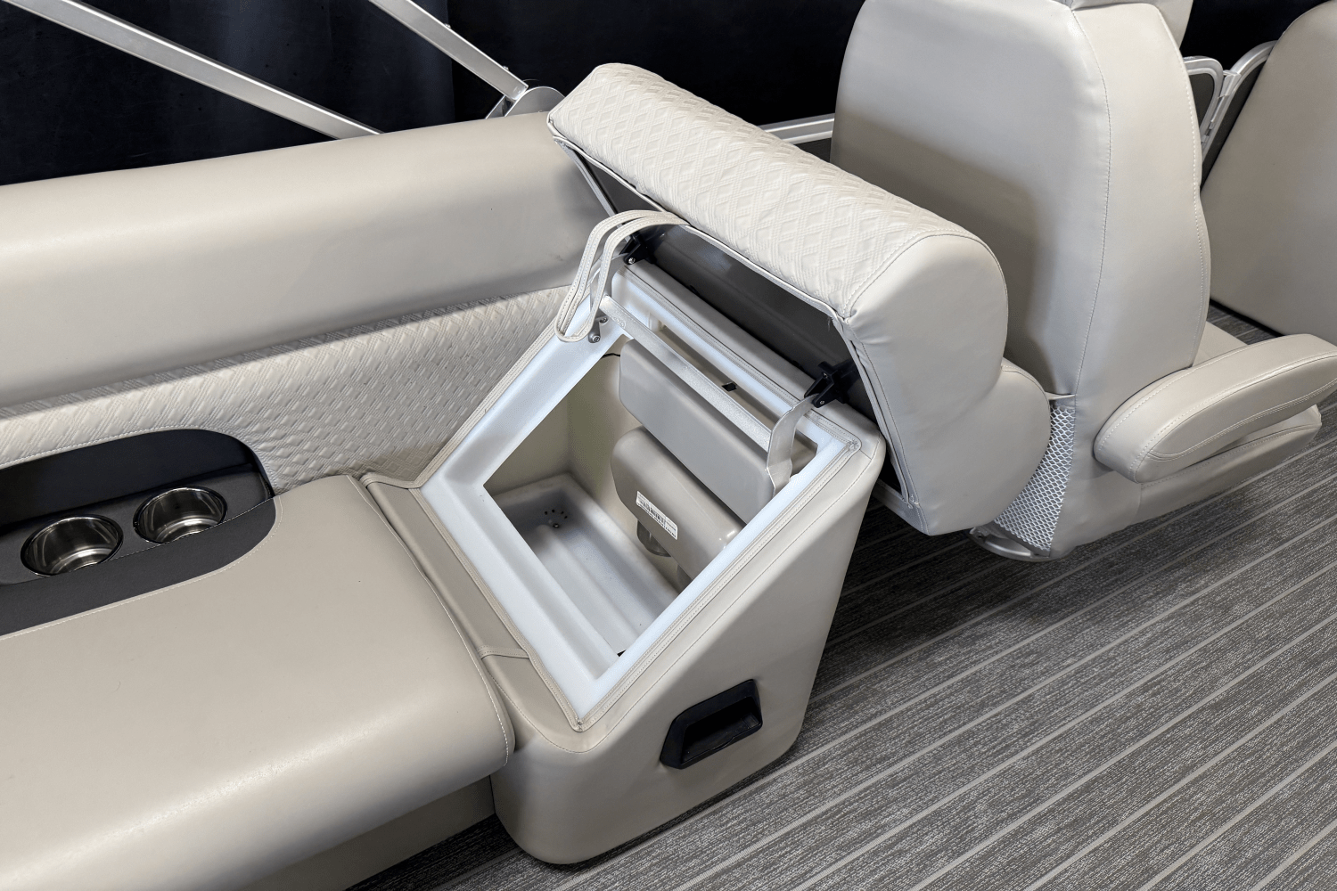 Slide: The Image of Premier 230 SUNSATION 2022 - 30