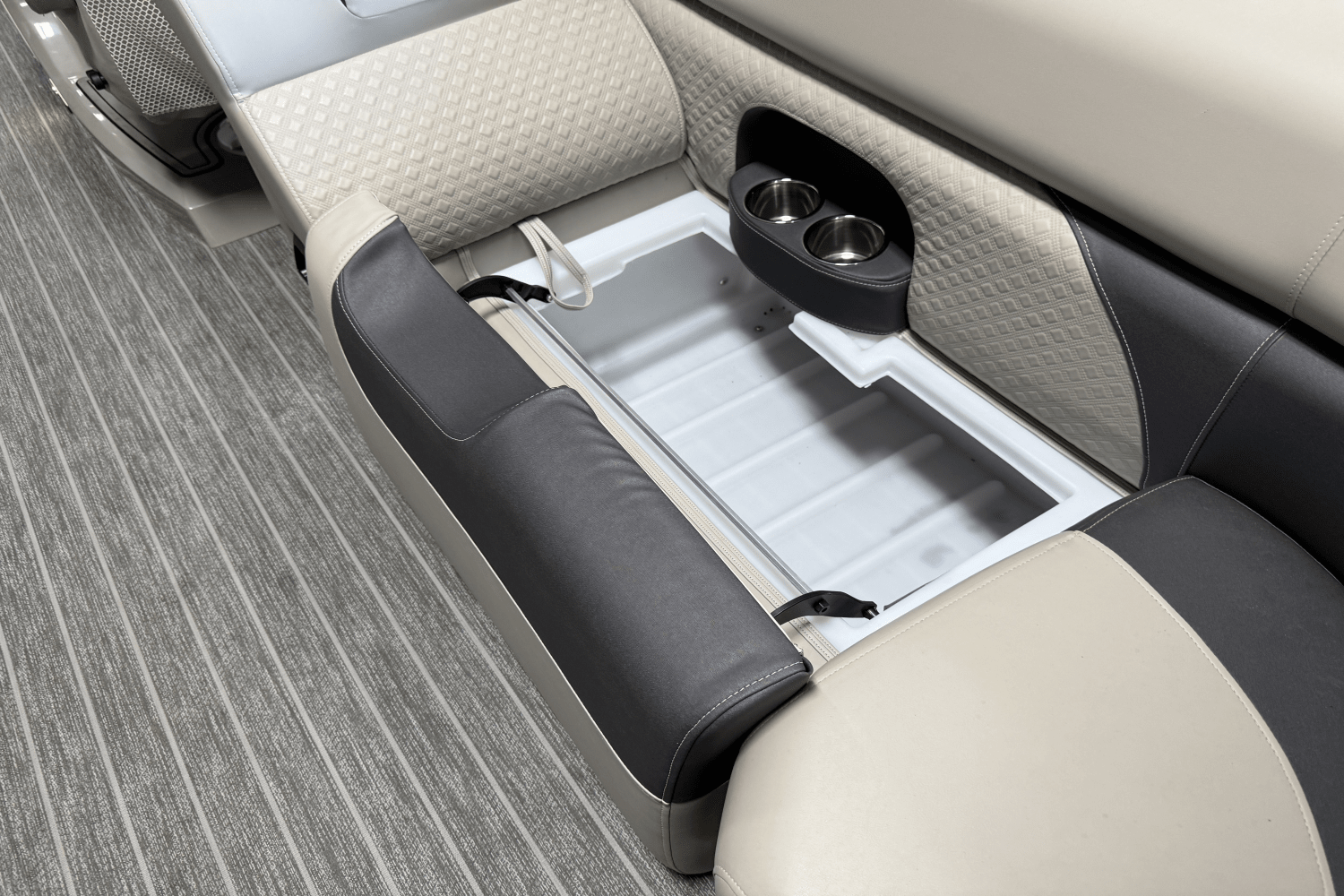 Slide: The Image of Premier 230 SUNSATION 2022 - 35